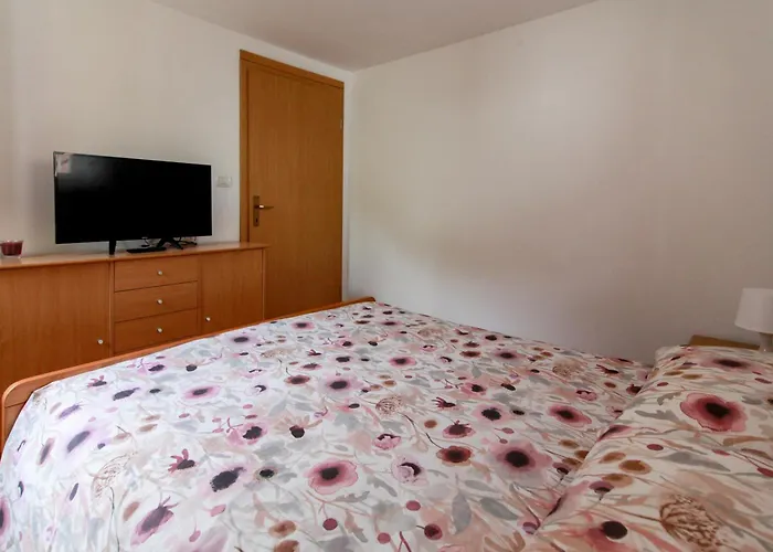 Apartma Dvor Milena